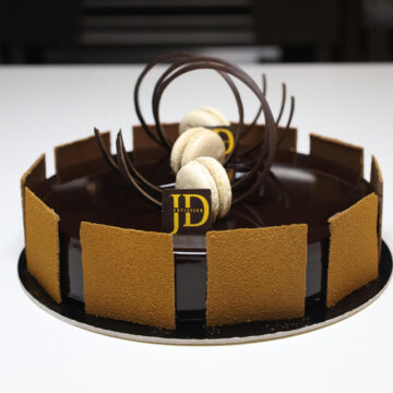 Étcsokoládés-tonkababos torta